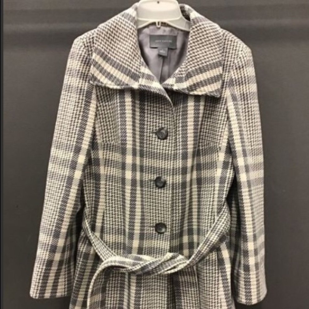 Armpit to armpit: 19.5”. shoulder: 18”, length 38”